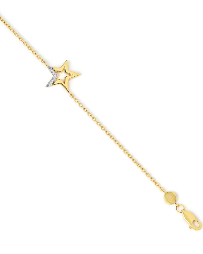 star embedded in a gold chain